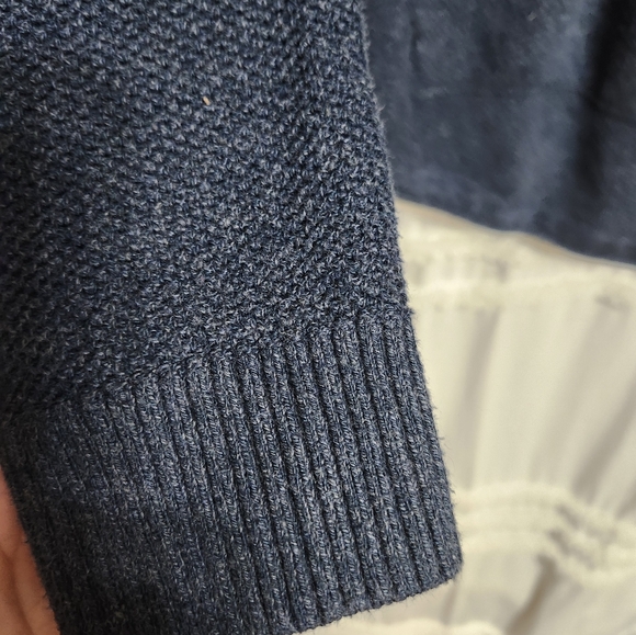 Hollister hooded long sweater. Size small. Final price. - Picture 2 of 8